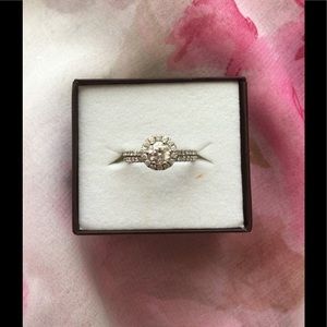 💎 14KT white gold Halo style diamond wedding set